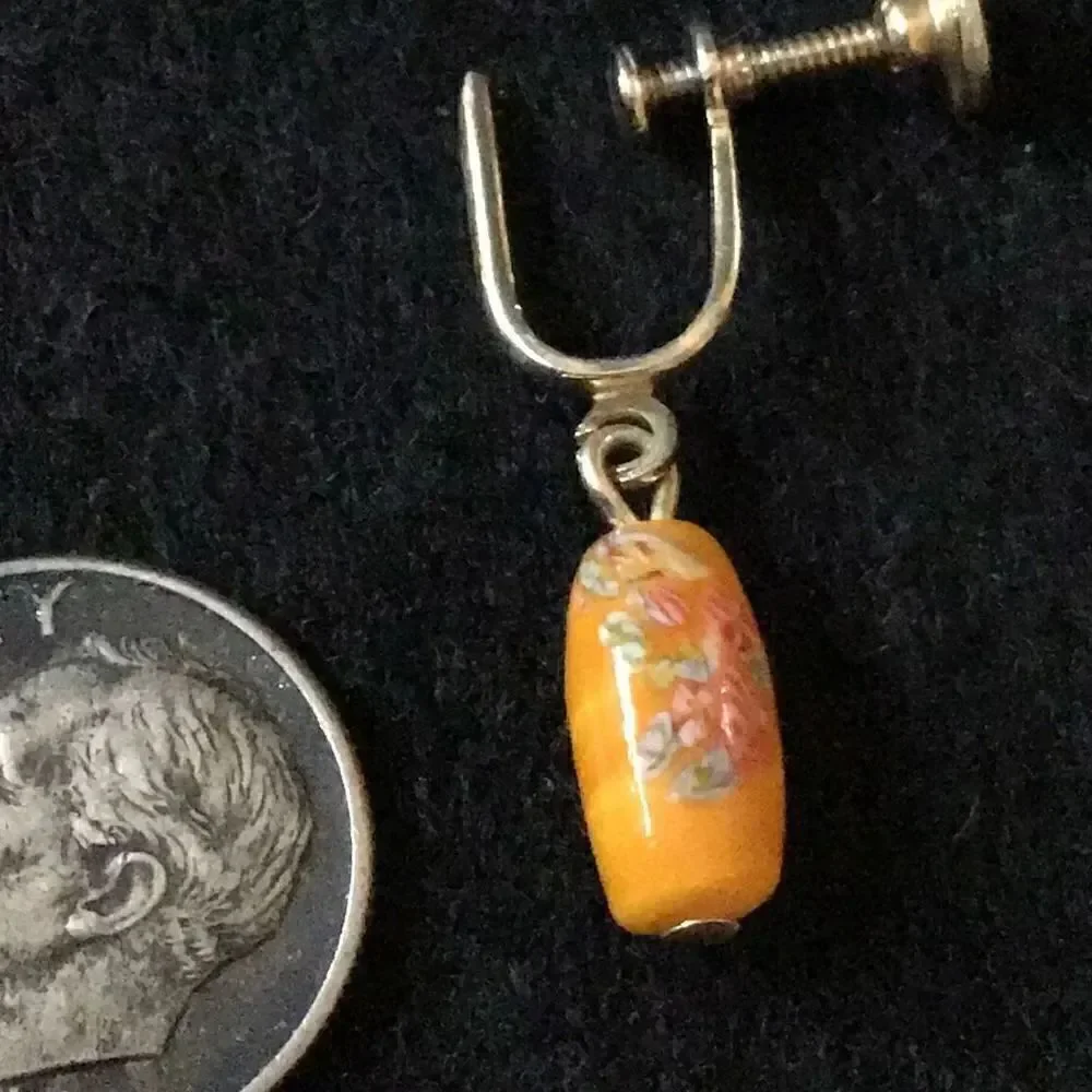 Vintage screw post small orange painted did earrings